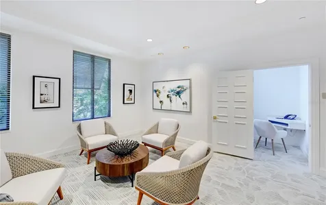 1241 Gulf Of Mexico Drive Longboat Key FL 34228
