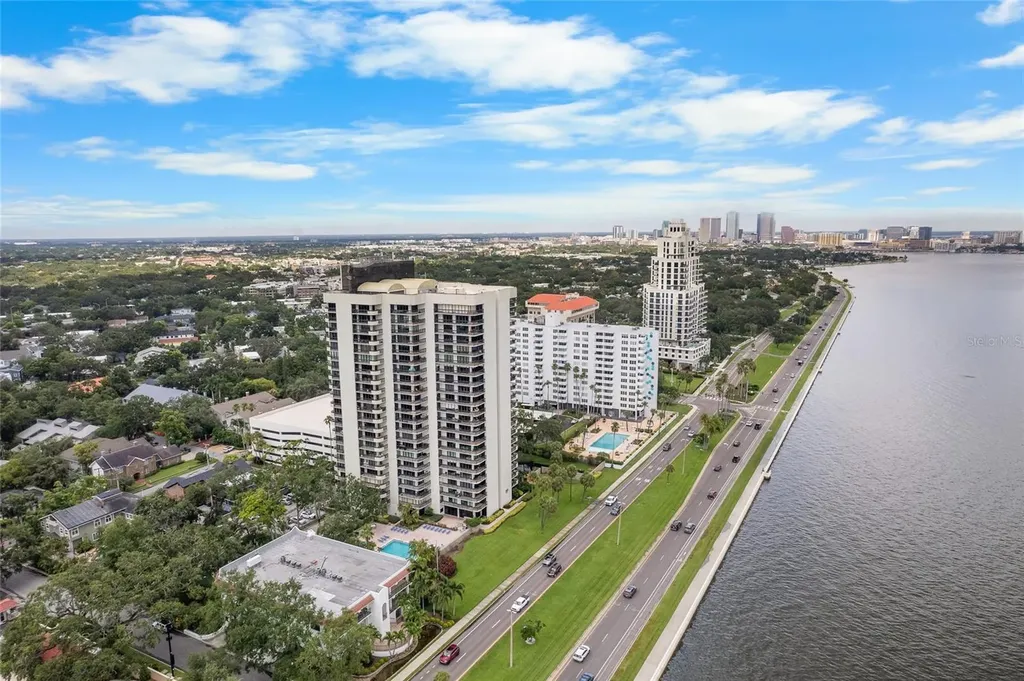 2413 Bayshore Boulevard Tampa FL 33629