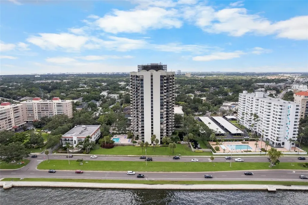 2413 Bayshore Boulevard Tampa FL 33629