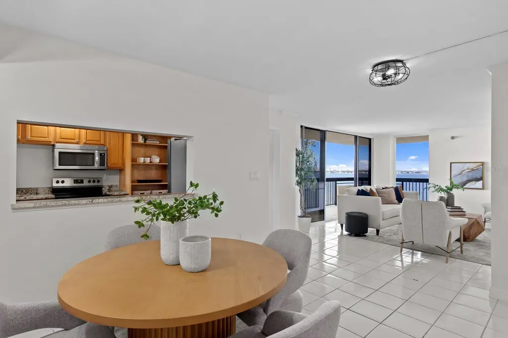 2413 Bayshore Boulevard Tampa FL 33629