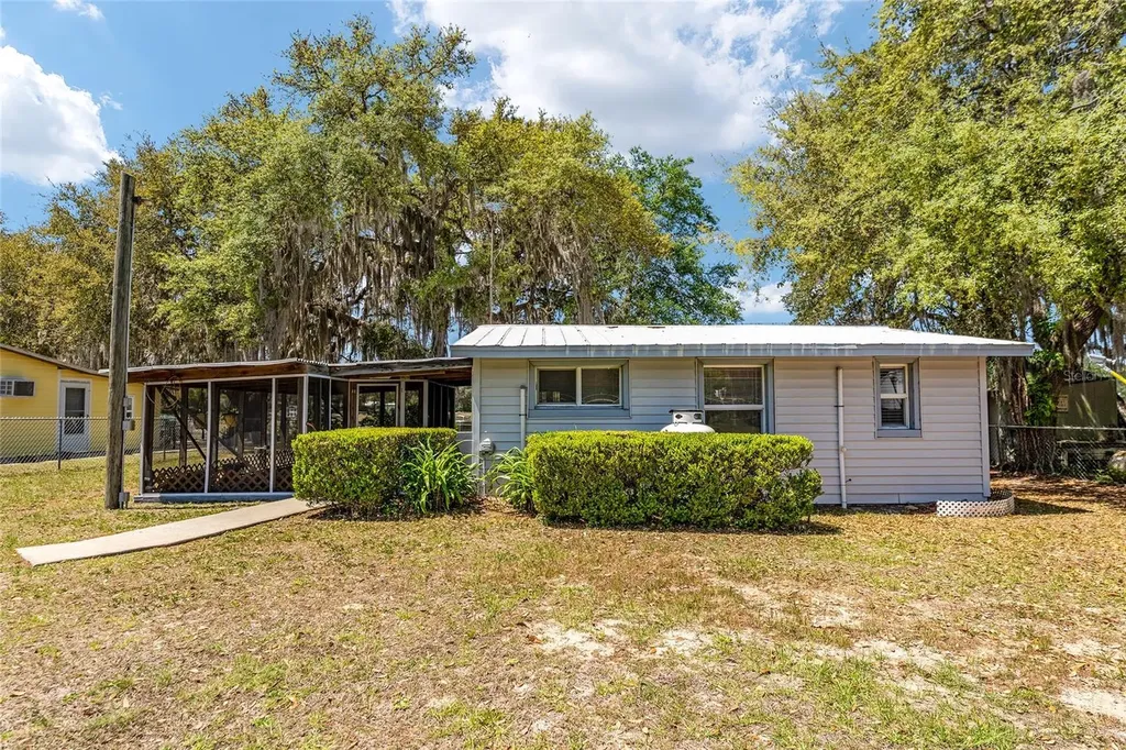 150 Clearwater Lake Road Hawthorne FL 32640