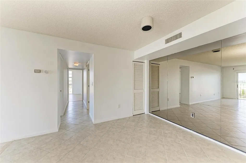 101 Benjamin Franklin Drive Sarasota FL 34236