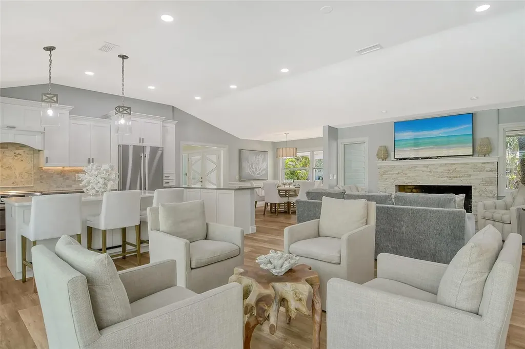 4852 Featherbed Lane Sarasota FL 34242