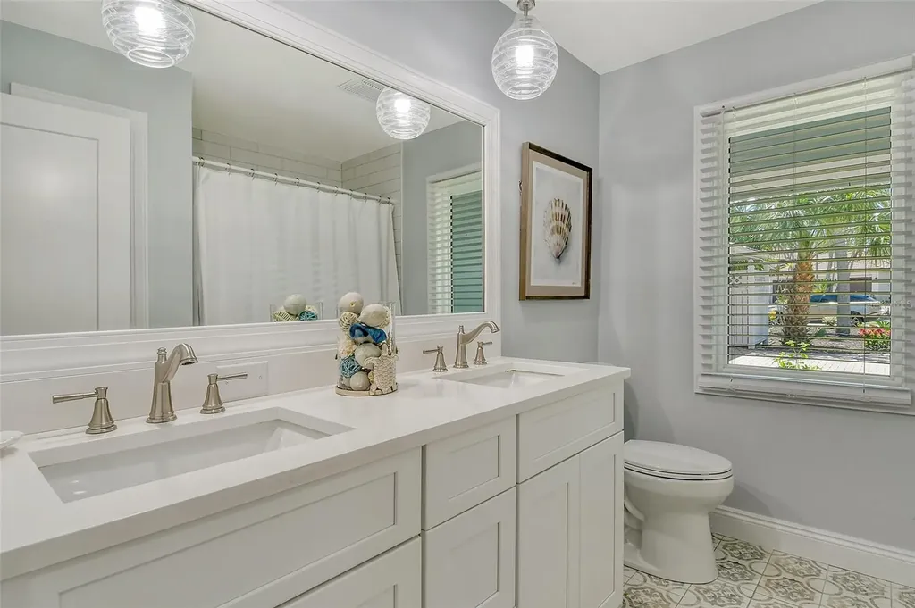 4852 Featherbed Lane Sarasota FL 34242