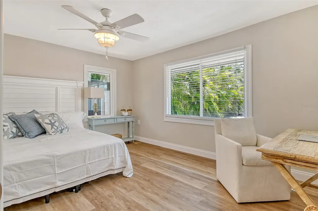 4852 Featherbed Lane Sarasota FL 34242