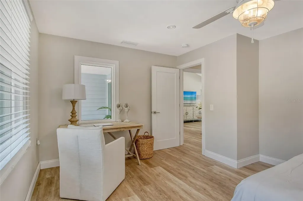 4852 Featherbed Lane Sarasota FL 34242