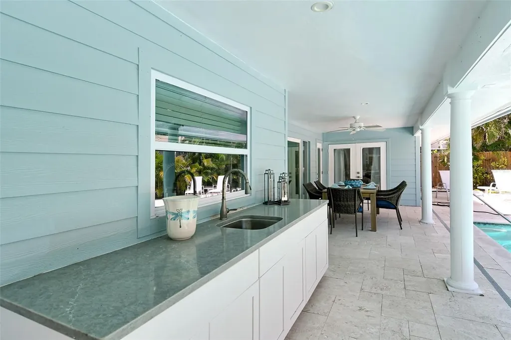 4852 Featherbed Lane Sarasota FL 34242