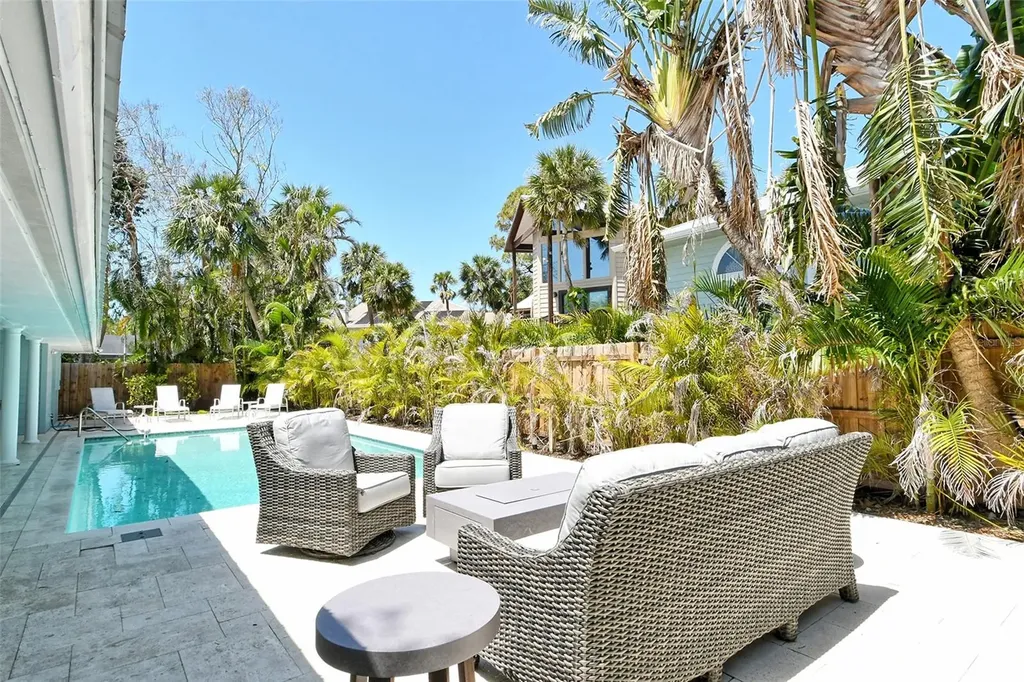 4852 Featherbed Lane Sarasota FL 34242