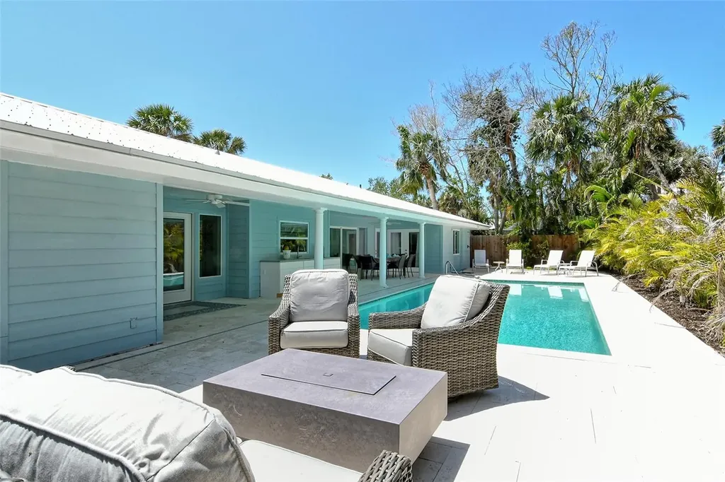4852 Featherbed Lane Sarasota FL 34242