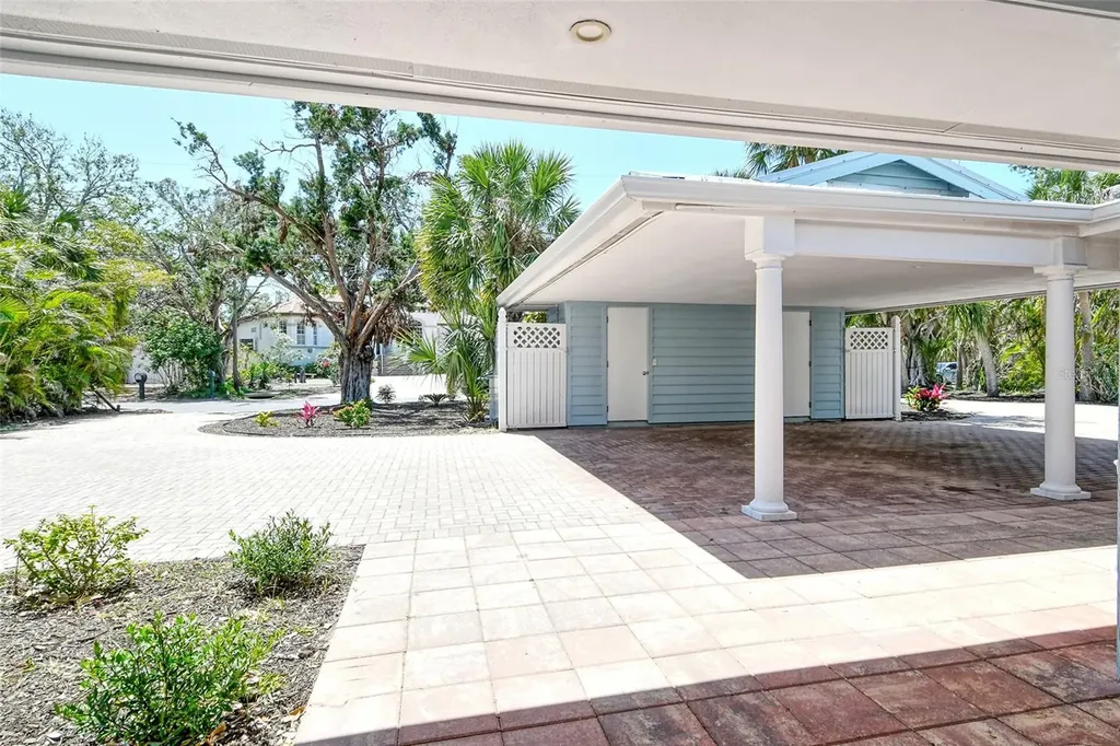 4852 Featherbed Lane Sarasota FL 34242