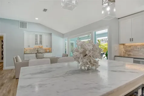4852 Featherbed Lane Sarasota FL 34242