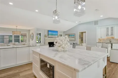 4852 Featherbed Lane Sarasota FL 34242