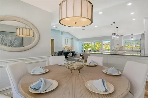 4852 Featherbed Lane Sarasota FL 34242
