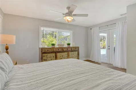 4852 Featherbed Lane Sarasota FL 34242