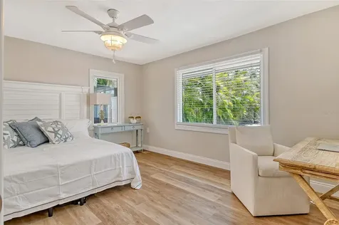 4852 Featherbed Lane Sarasota FL 34242
