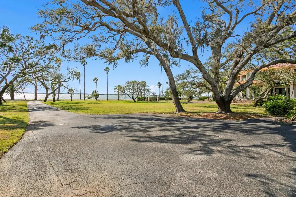 147 & 139 Edgewater Drive Dunedin FL 34698