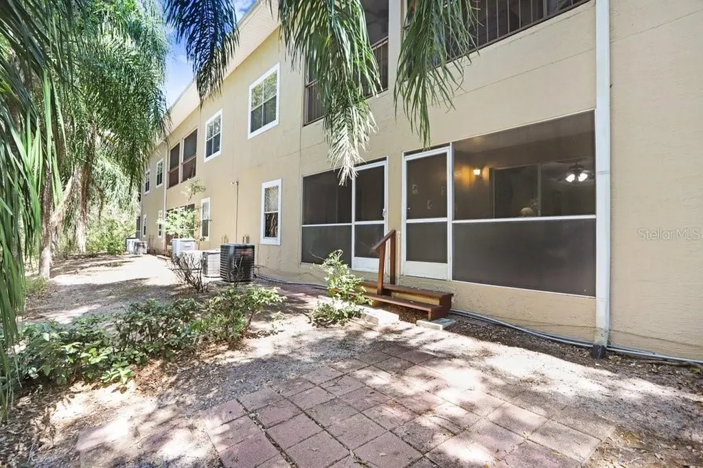 8838 Coral Palms Court Kissimmee FL 34747