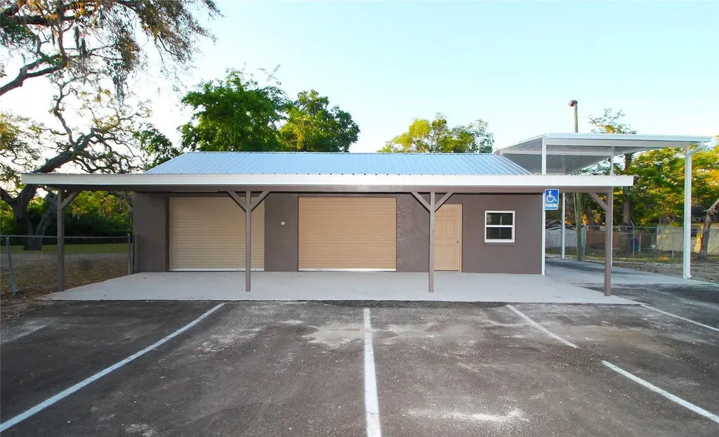 114 W Myers Boulevard Mascotte FL 34753