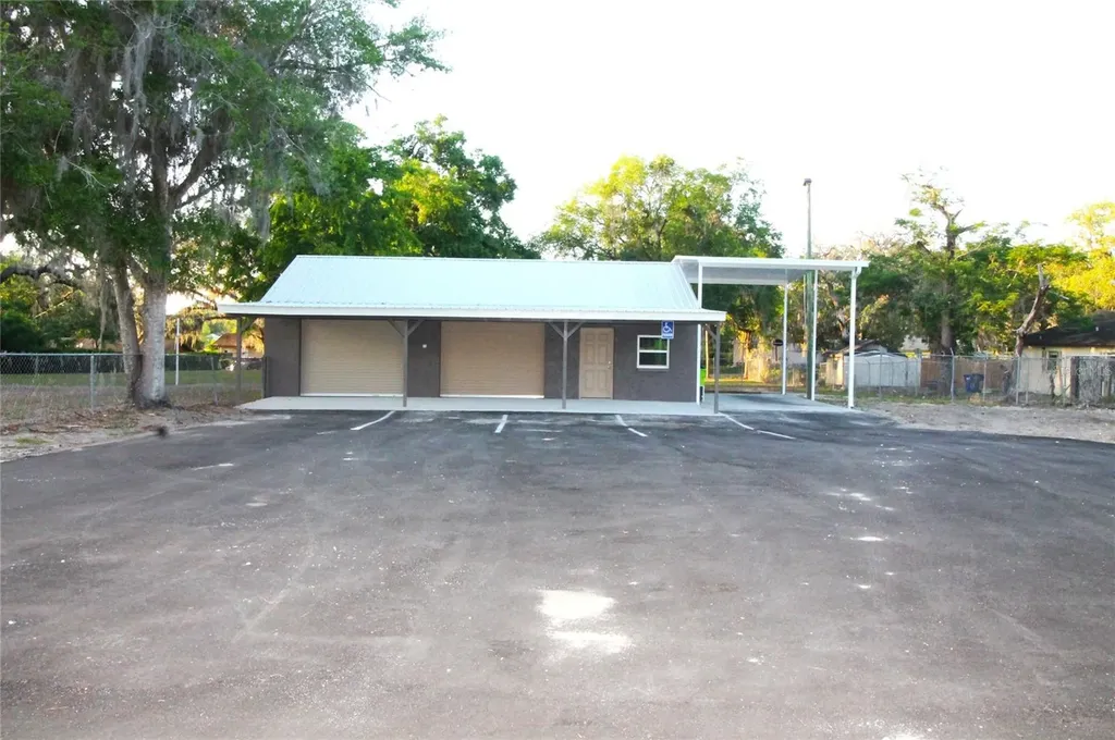 114 W Myers Boulevard Mascotte FL 34753