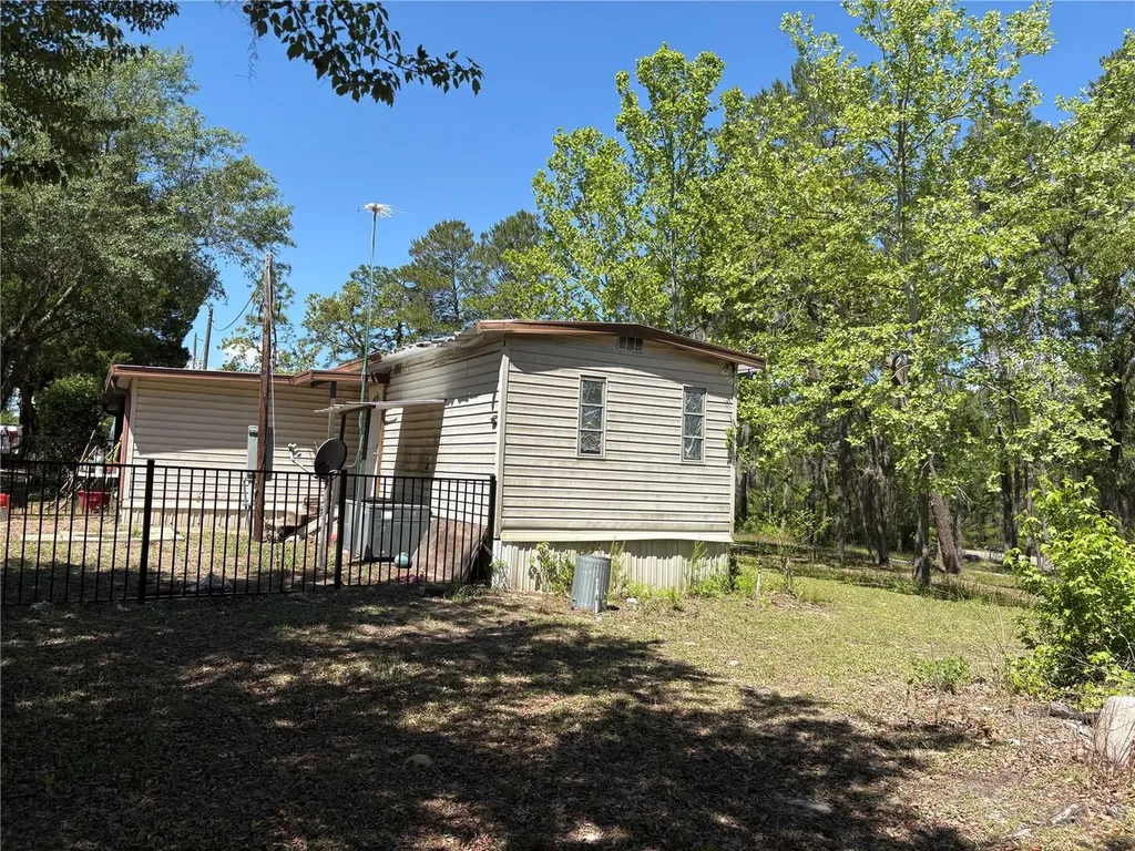 1882 Bellamy Road Florahome FL 32140