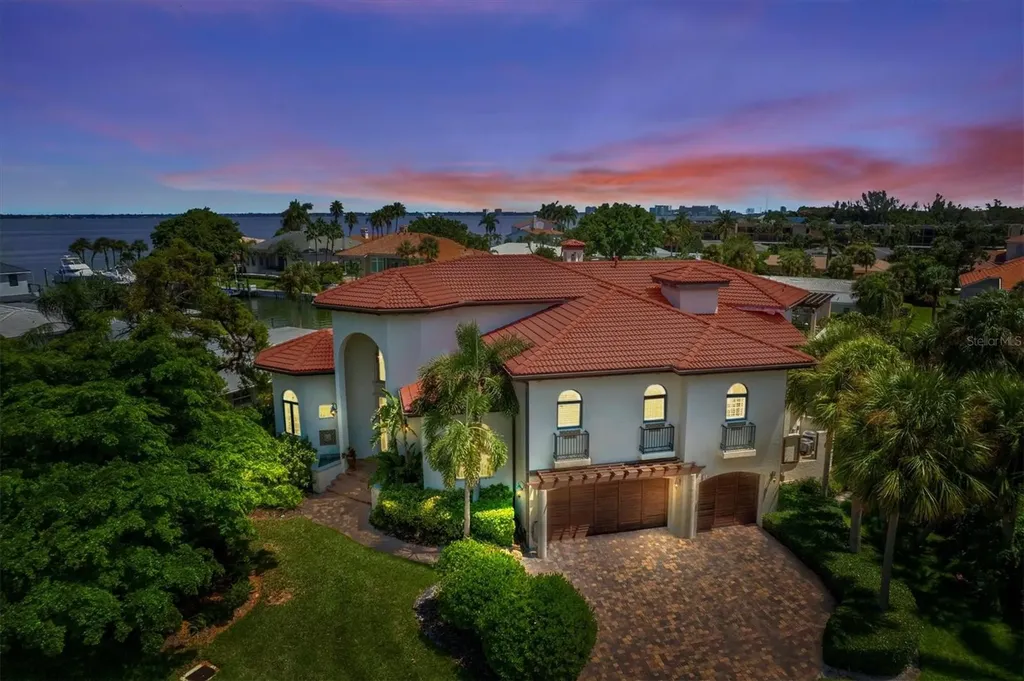 524 Schooner Lane Longboat Key FL 34228