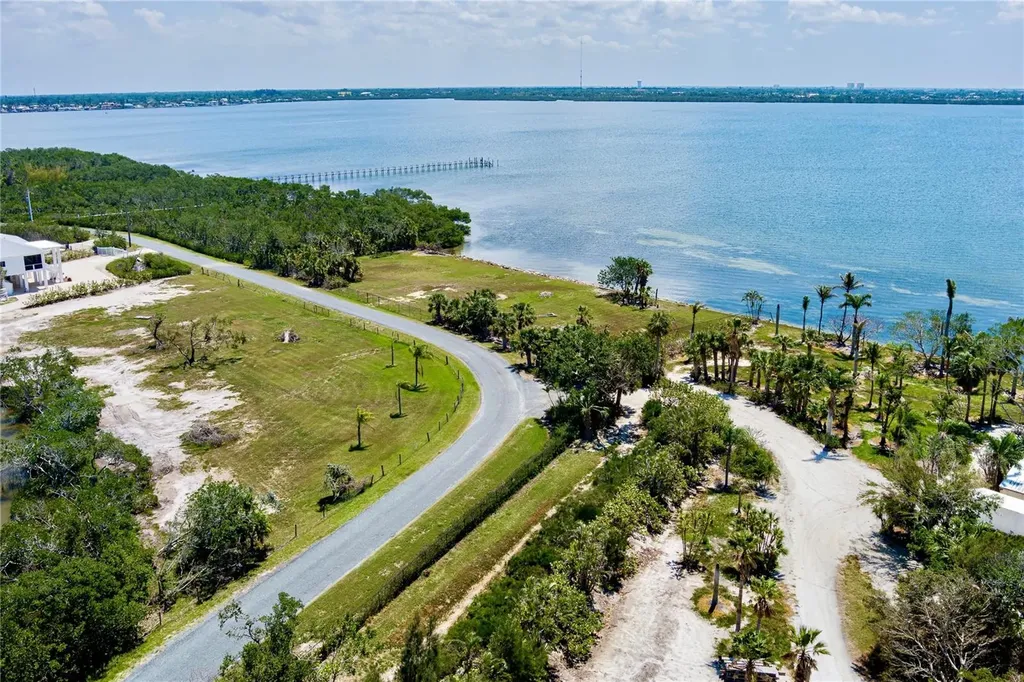 285 Horseshoe Loop Road Terra Ceia FL 34250