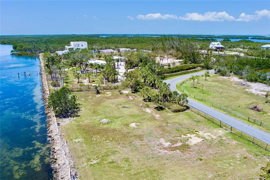 285 Horseshoe Loop Road Terra Ceia FL 34250