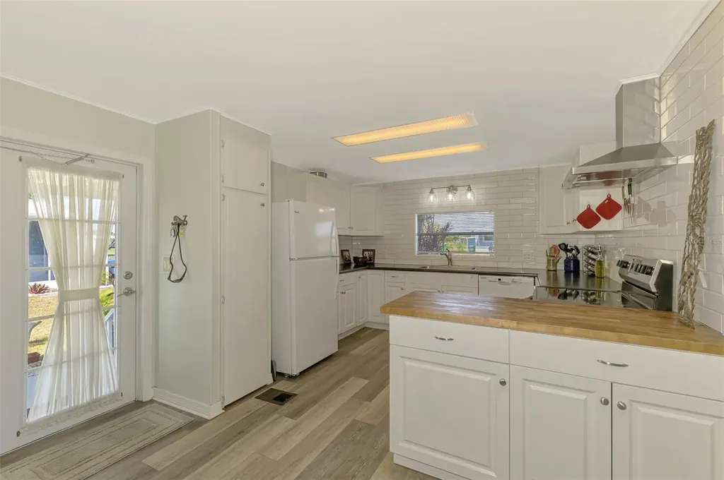 1376 Flamingo Drive Englewood FL 34224
