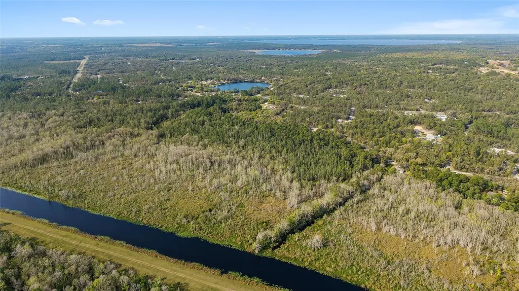 475 Fisher Road Ocklawaha FL 32179