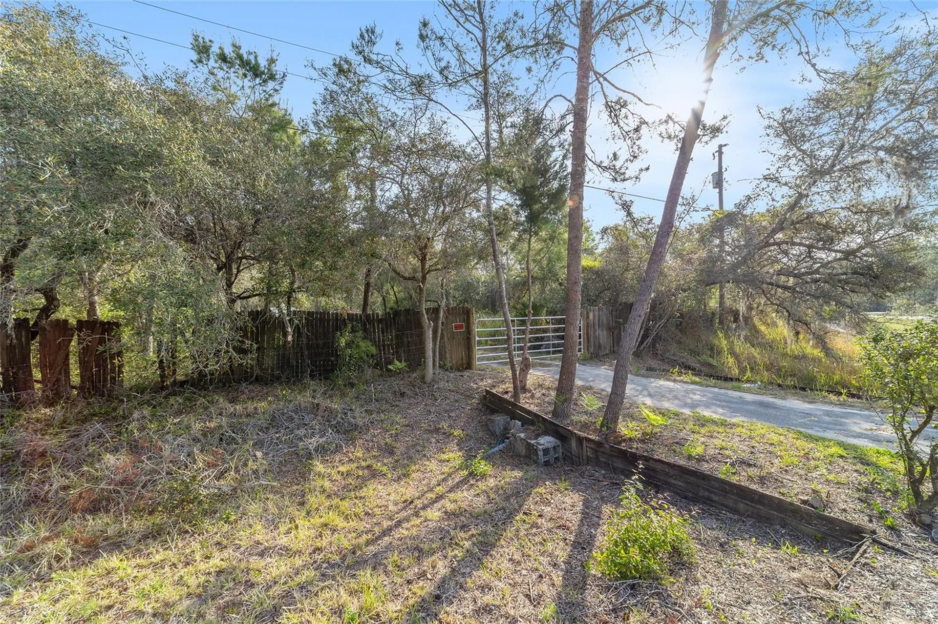 475 Fisher Road Ocklawaha FL 32179