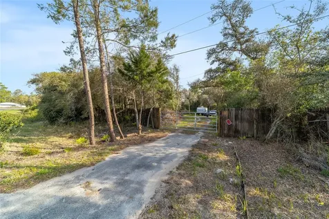 475 Fisher Road Ocklawaha FL 32179
