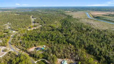 475 Fisher Road Ocklawaha FL 32179