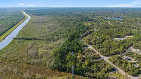 475 Fisher Road Ocklawaha FL 32179