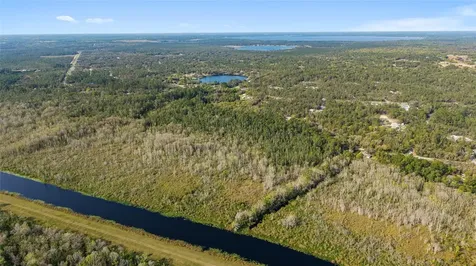 475 Fisher Road Ocklawaha FL 32179