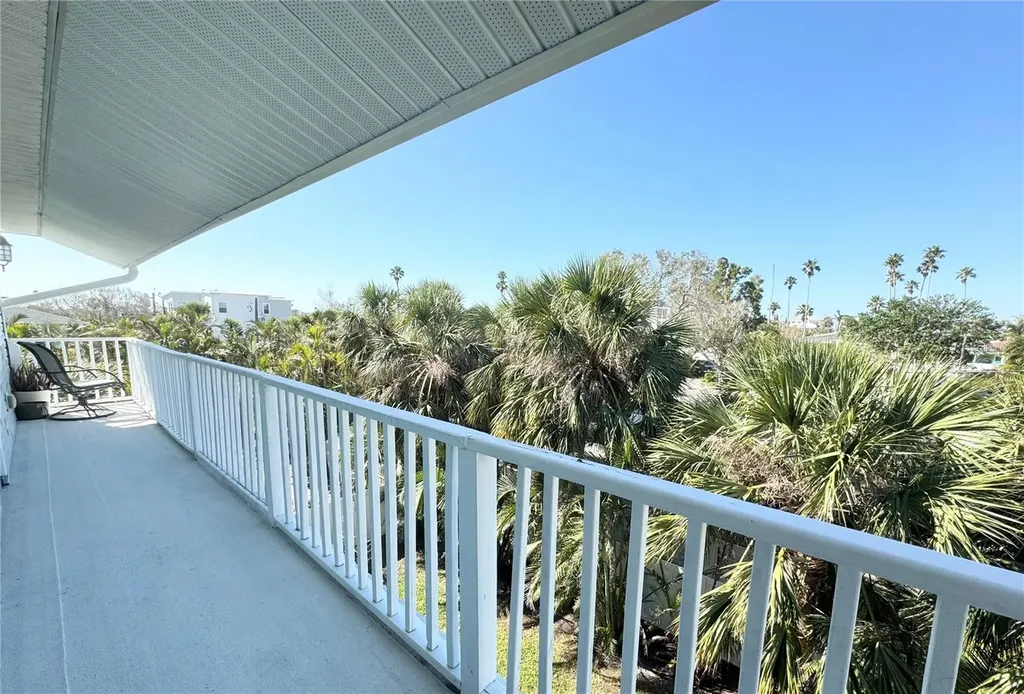 16204 3rd Street E Redington Beach FL 33708