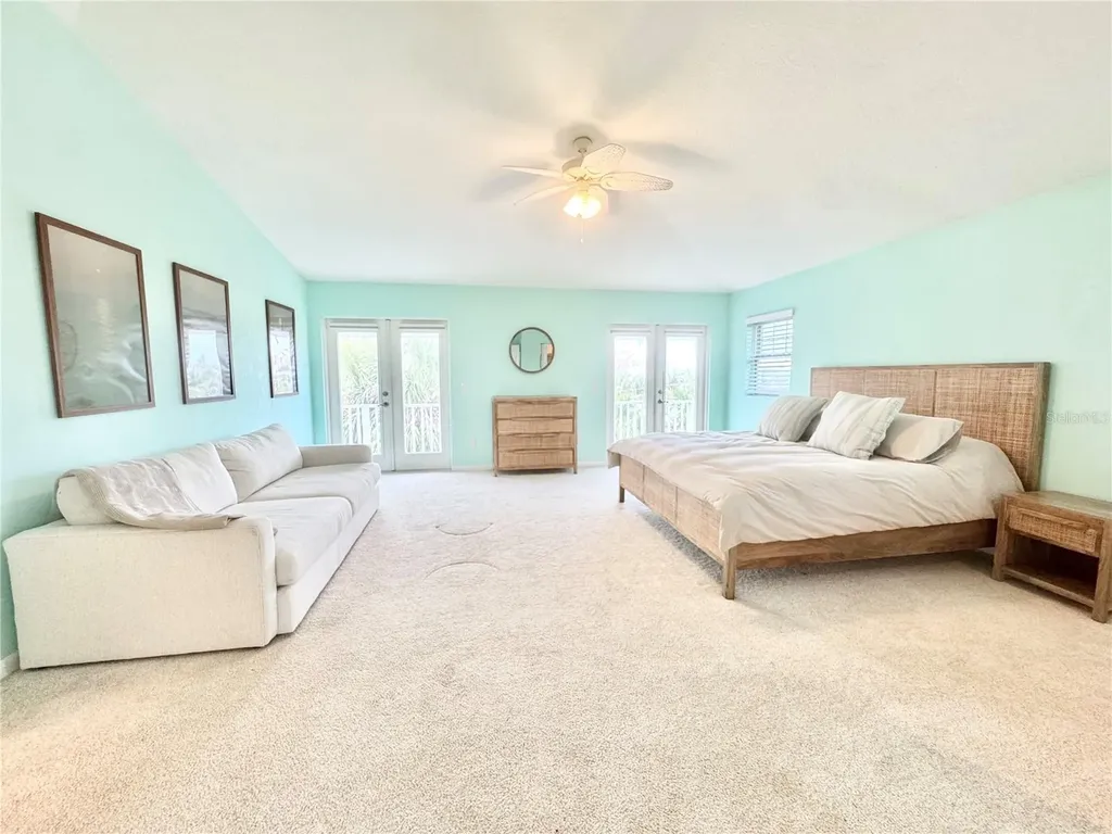 16204 3rd Street E Redington Beach FL 33708