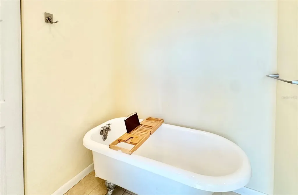 16204 3rd Street E Redington Beach FL 33708