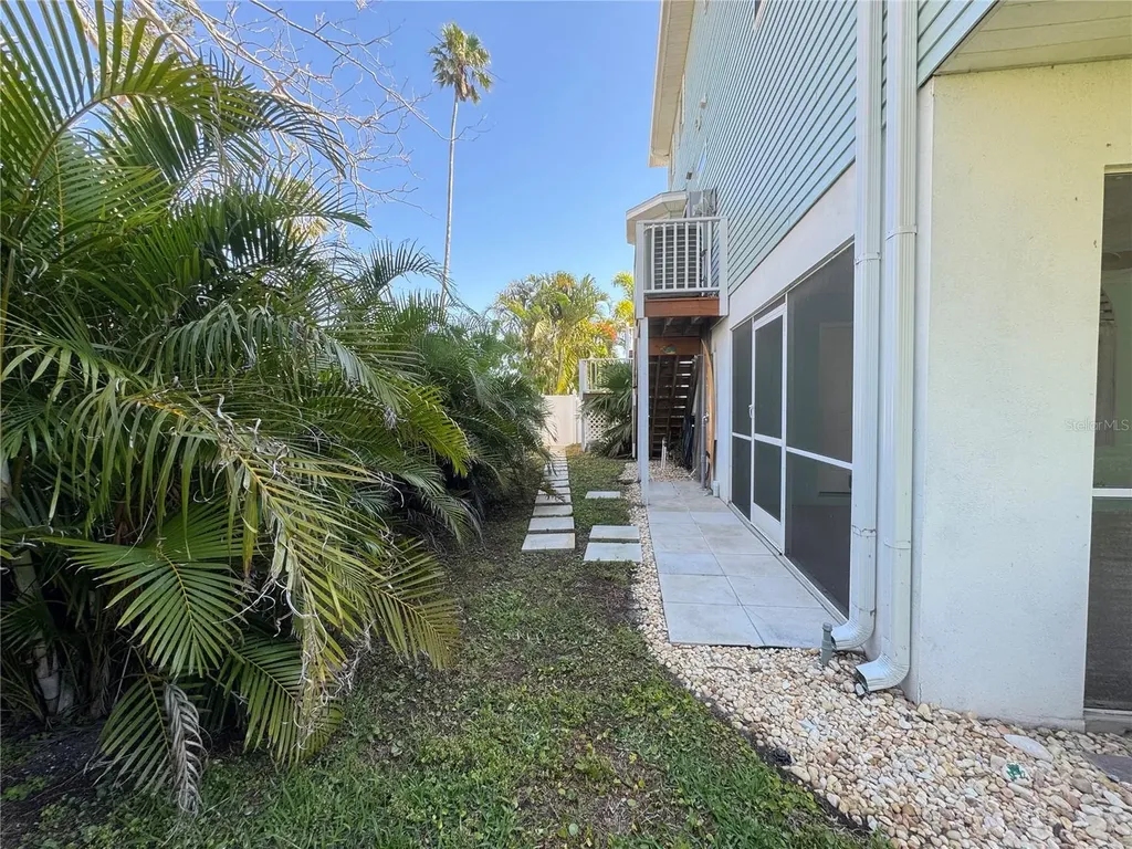 16204 3rd Street E Redington Beach FL 33708
