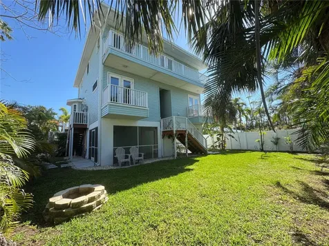 16204 3rd Street E Redington Beach FL 33708