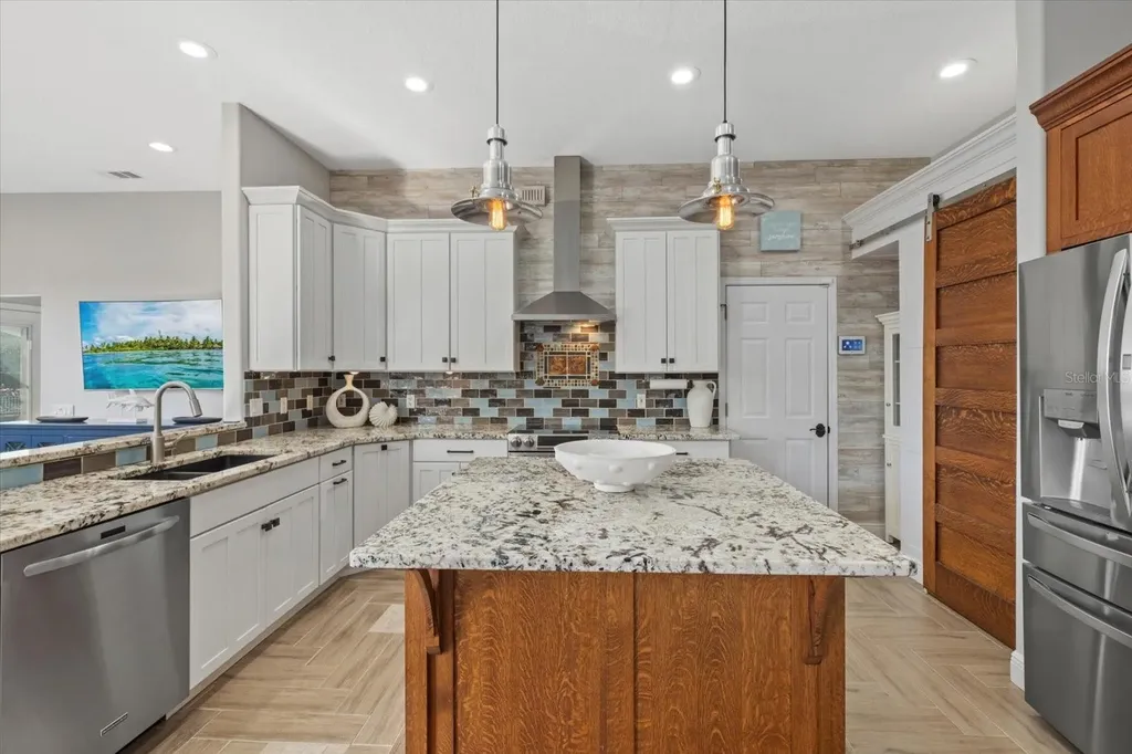 4715 Spinnaker Drive Bradenton FL 34208