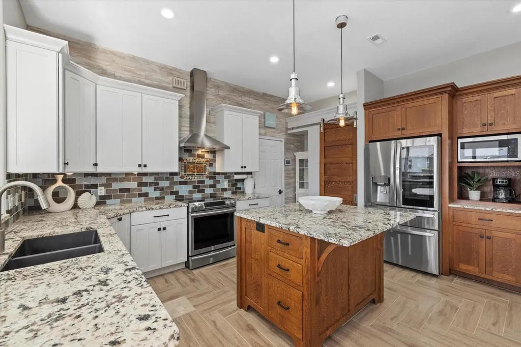 4715 Spinnaker Drive Bradenton FL 34208