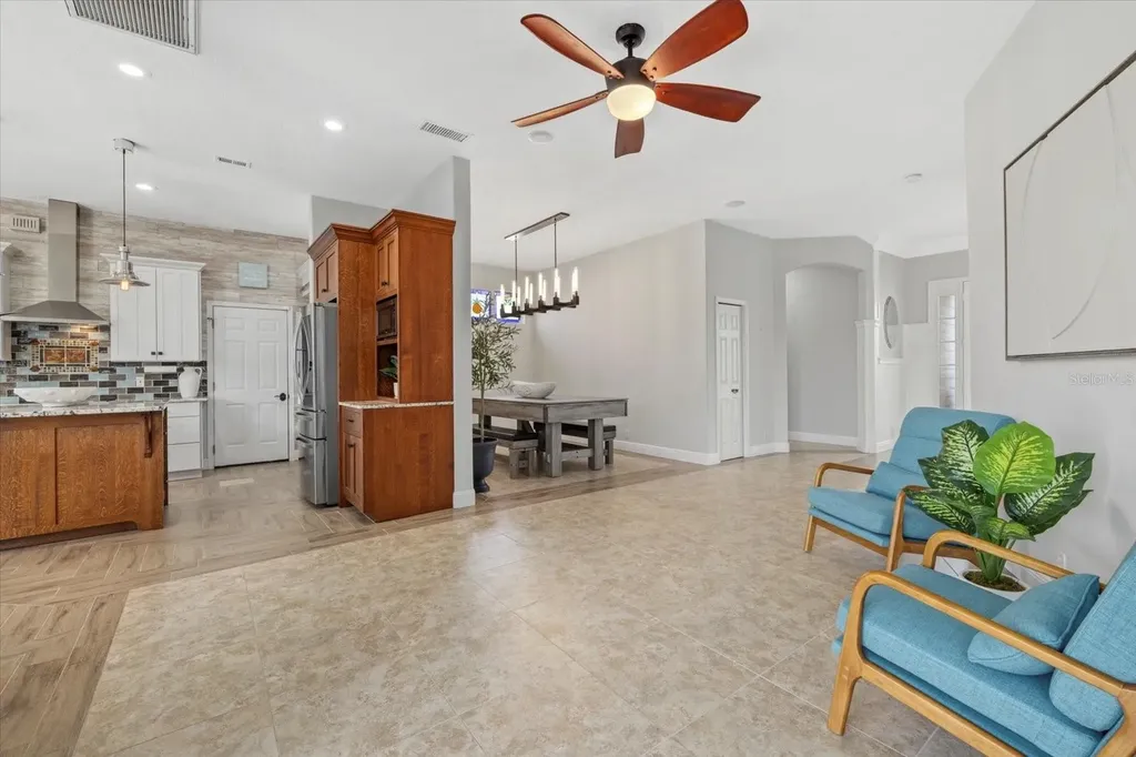 4715 Spinnaker Drive Bradenton FL 34208