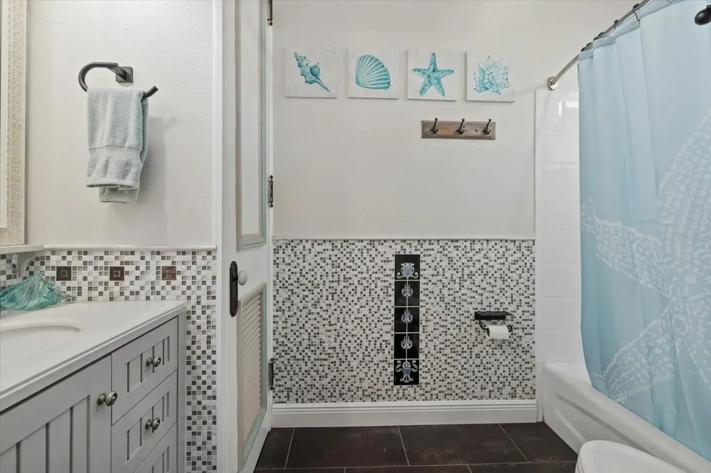 4715 Spinnaker Drive Bradenton FL 34208