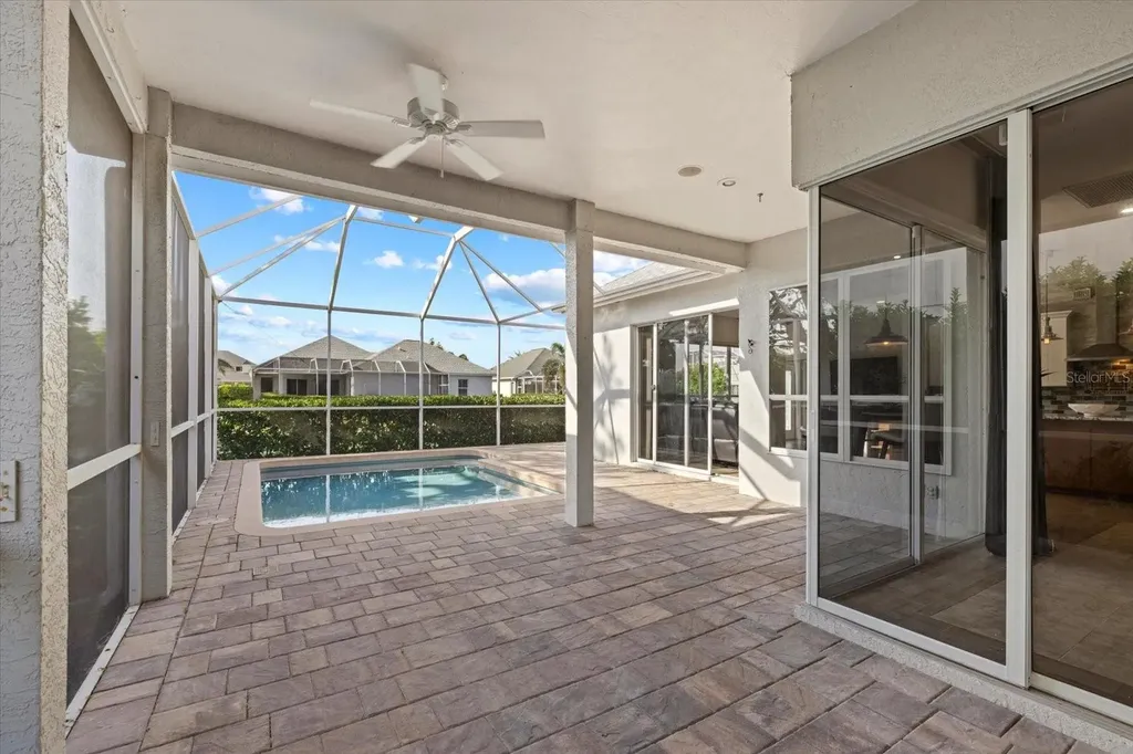 4715 Spinnaker Drive Bradenton FL 34208