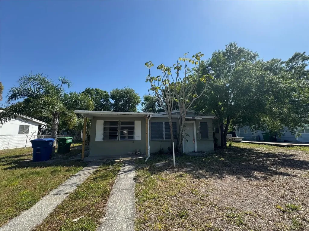 4730 W Wallace Avenue Tampa FL 33611