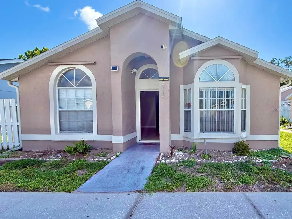 2414 Harbor Town Drive Kissimmee FL 34744