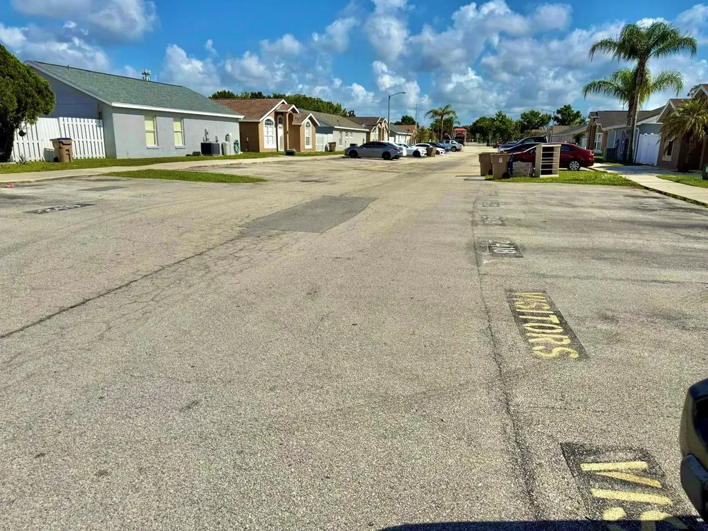 2414 Harbor Town Drive Kissimmee FL 34744
