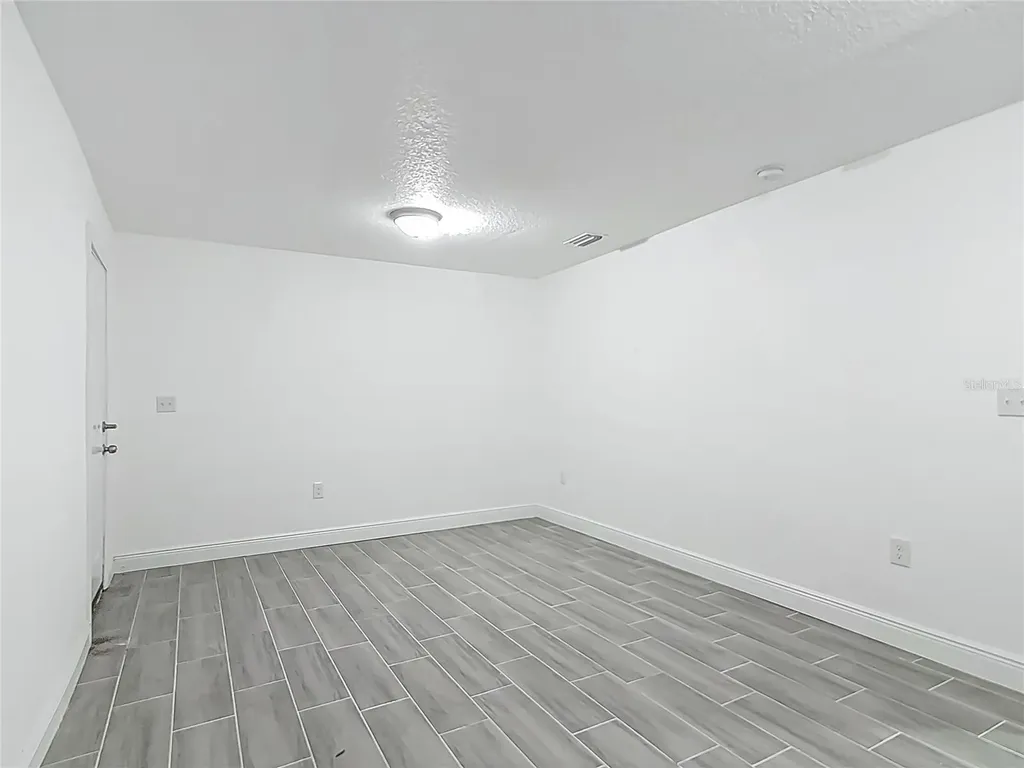 547 N Ridgewood Avenue Daytona Beach FL 32114