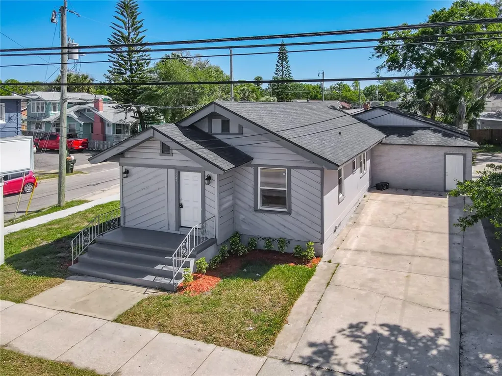 547 N Ridgewood Avenue Daytona Beach FL 32114