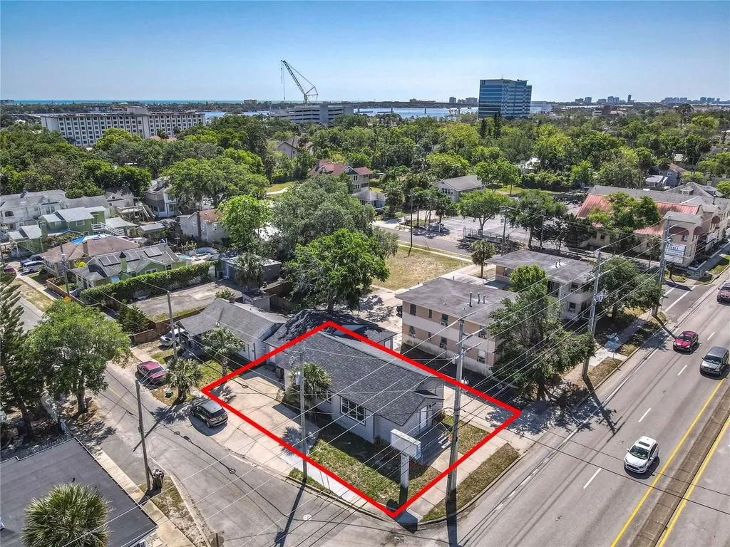 547 N Ridgewood Avenue Daytona Beach FL 32114